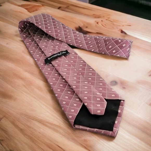 Kenneth Cole Dusty Mauve Rose Textured Executive Geometric Mens Suit Silk Tie - Picture 5 of 9